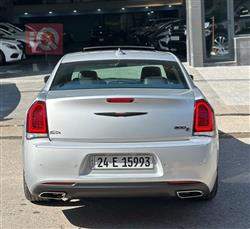 کرایسلەر 300